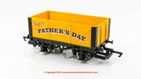 R60017 Hornby Father's Day Wagon